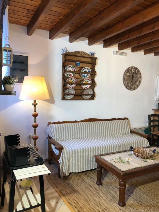 Smaragdi-despoina Villa *